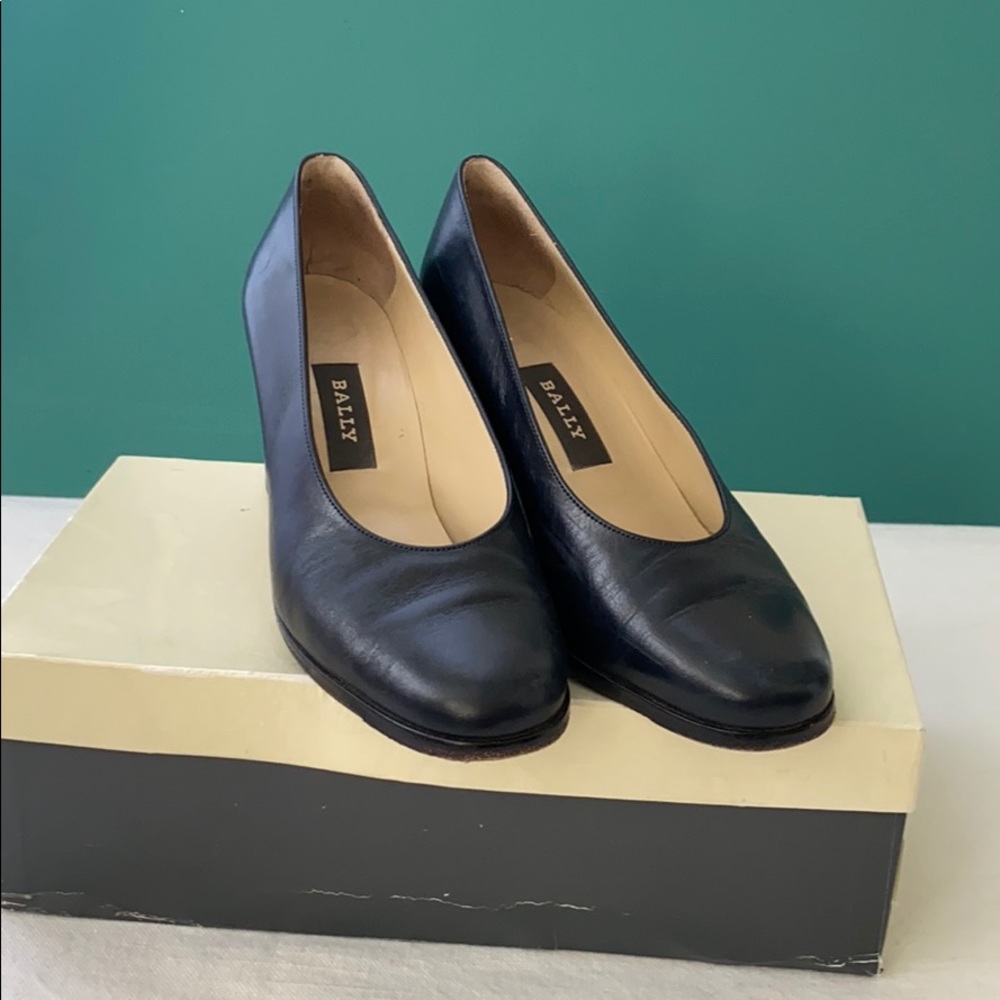 Bally Navy Pumps